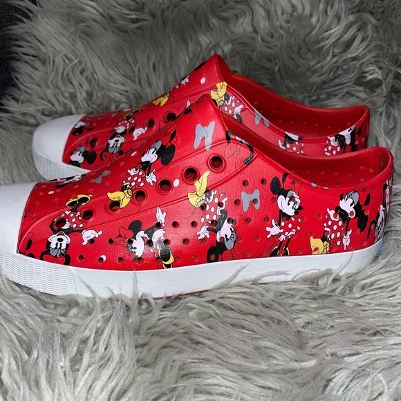 Disney Parks Native 2021 Red
Mickey Minnie Rubber Slip On Clogs
Shoes M 7 W 9 - Picture 2 of 8